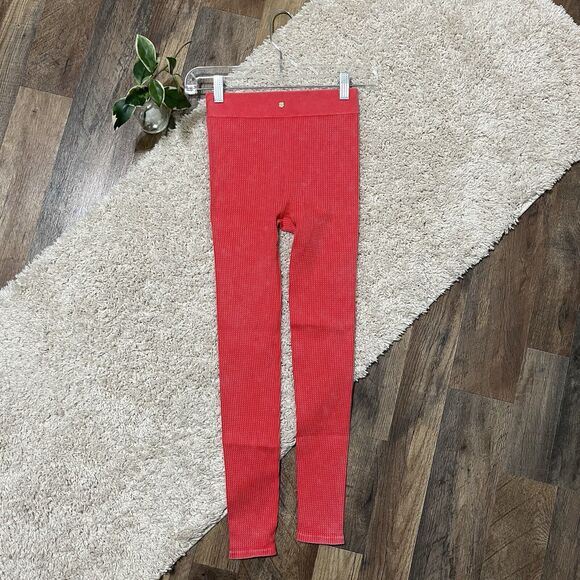 Fabletics XS Washed Strawberry Red 7/8 Cable Knit High Rise Athleisure Leggings - Picture 4 of 6